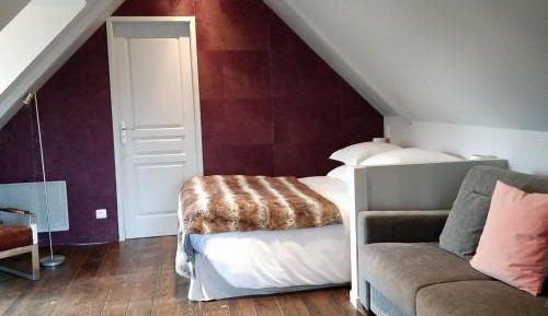 Upstairs Studio Junior Suite