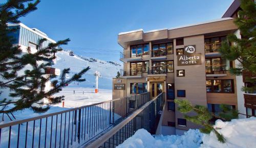 Standard Double or Twin Room with Mountain View