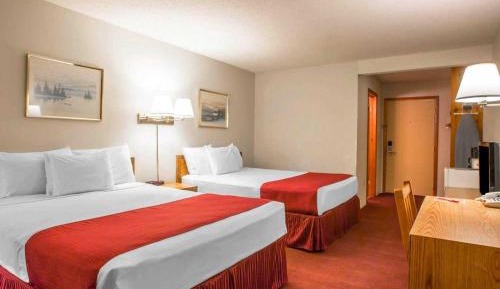 Queen Room with Two Queen Beds - Non-Smoking