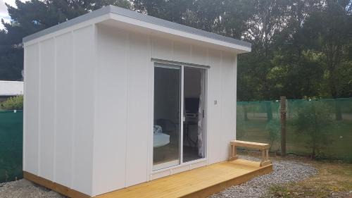 Standard Studio Cabin with Shared Bathroom and Kitchen