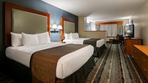 Queen Room with Two Queen Beds