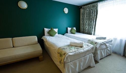 Family Room (4 Adults)