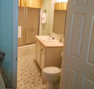 Two-Bedroom Apartment - Columbia Tower - No Pets