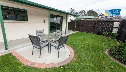 Two-Bedroom Cottage with Patio