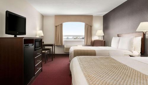 Queen Deluxe Room - First Floor/Non-Smoking