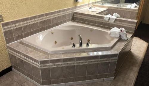 King Suite with Spa Bath