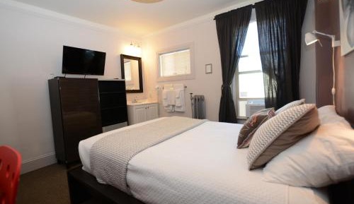 Double Room 21 with Shared Bathroom