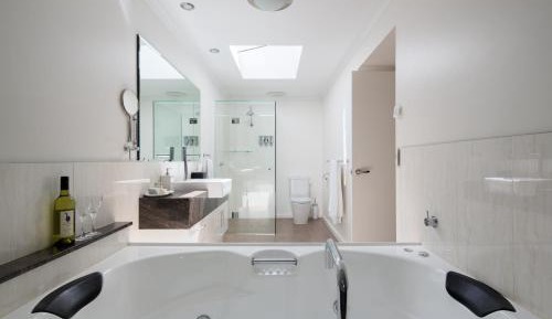 Deluxe Double Room with Balcony and Sea View