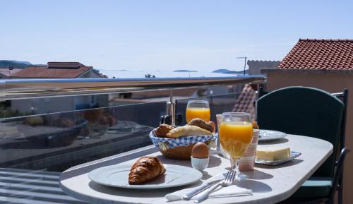 One-Bedroom Apartment with Sea View and Balcony (2 Adults)