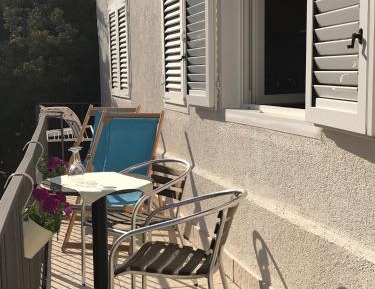 Private Entrance - One-Bedroom Apartment with Terrace and Sea View