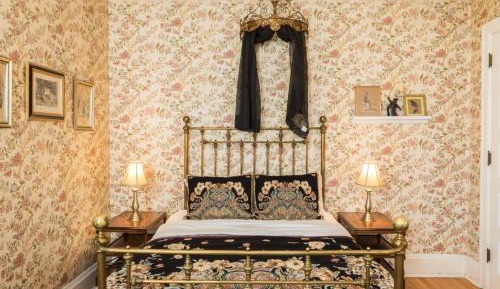 Queen Room with Garden View