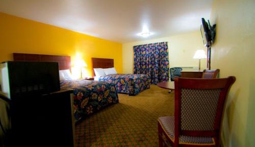 Queen Room with Two Queen Beds - Non Smoking