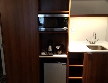 Queen Studio Suite - Non-Smoking