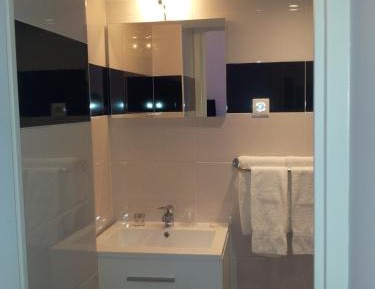 Twin Room with Balcony and Courtyard View