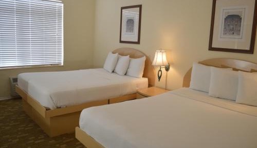 Deluxe Queen Room with Two Queen Beds