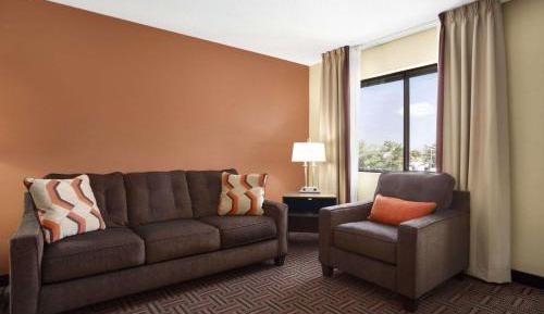 1 King Bed, Studio Suite, Non-Smoking