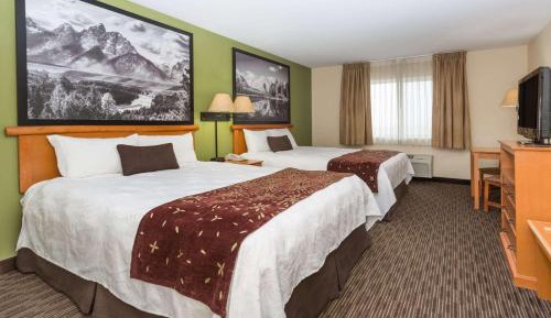 Queen Room with Two Queen Beds - Non-Smoking