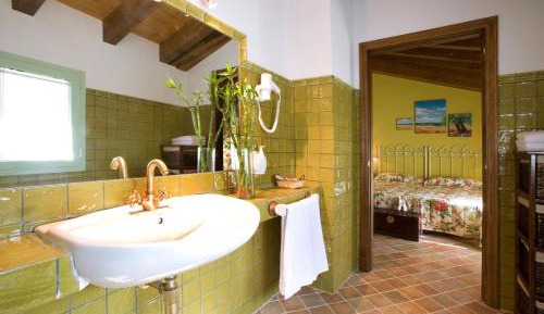 Twin Room with Private Bathroom
