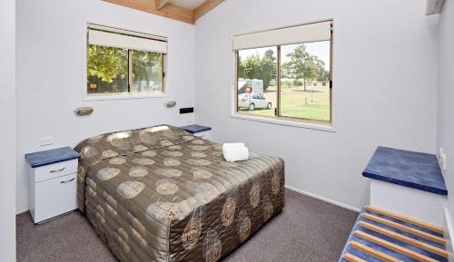 Kingfisher Two Bedroom Cabin