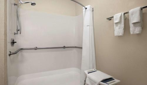King Room - MobilityAccess/Non-Smoking