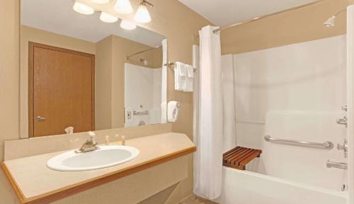 King Room - Disability Access - Non-Smoking