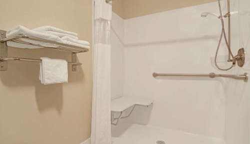 Queen Room - Disability Access/Non-Smoking