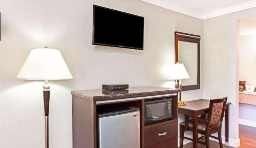 Deluxe Double Room with Two Double Beds - Non-Smoking