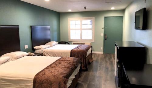 Queen Room with Two Queen Beds - Non-Smoking
