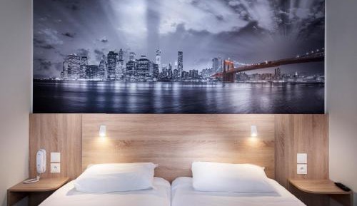 2 Single Beds - Superior Room