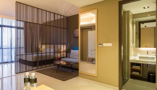 Executive Balcony with Bathtub - King