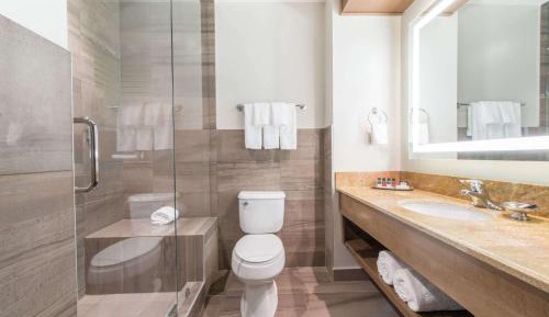 Corner King Room Non-Smoking