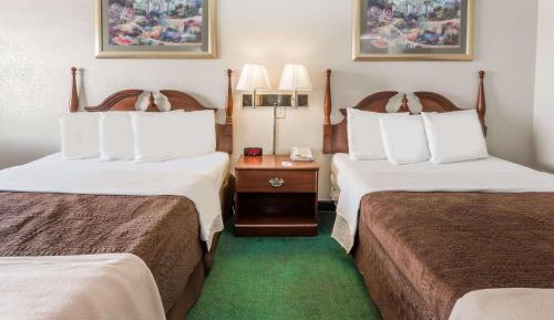 Double Room with Two Double Beds - Non-Smoking