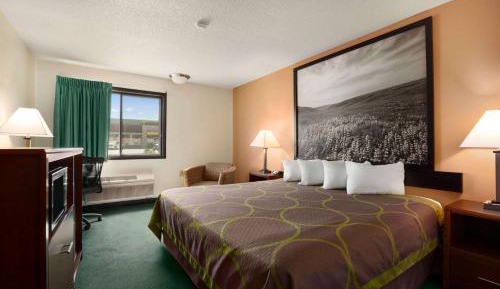 King Room with Bath Tub - Mobility Accessible/Non-Smoking