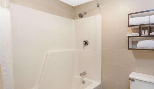 Deluxe King Room - Non-Smoking