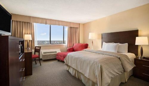 Deluxe Queen Room