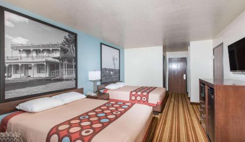 Queen Room with Two Queen Beds (First Floor/Exterior Entrance) - Pet-Friendly/Non-Smoking