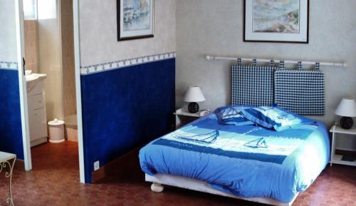 Family Room with Garden View