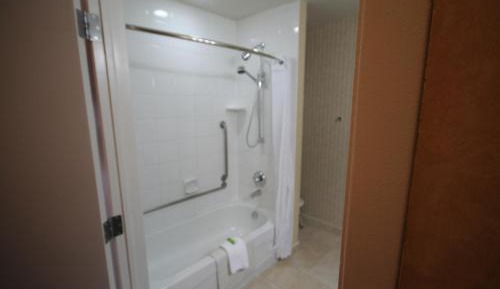 Queen Room - Mobility Accessible