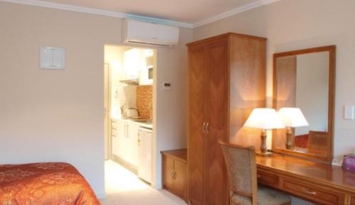 Studio with Spa Bath