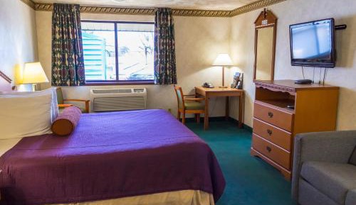 King Studio with Sofa Bed