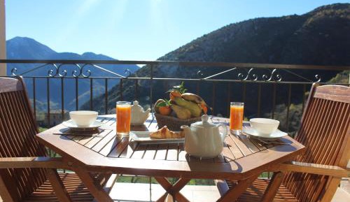 Two-Bedroom Apartment (5 Adults)