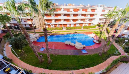 Apartment with Pool View 