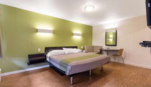 King Room - Non-Smoking