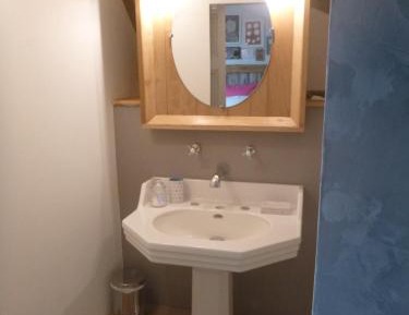 Double or Twin Room with Shower