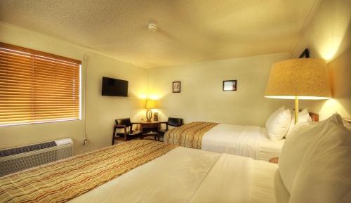 Upstairs Queen Room with Two Queen Beds - Pets not allowed