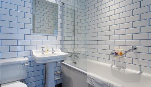 Deluxe Double Room with Bath