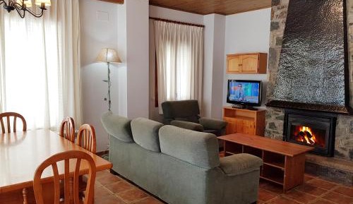 Four-Bedroom Superior Apartment (8 Adults)