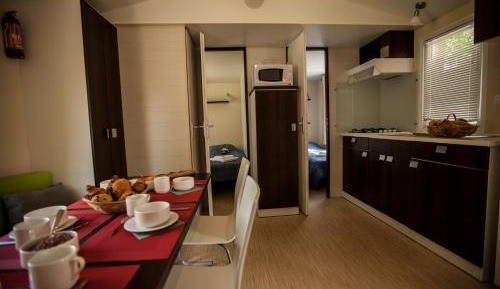 Mobile Home (8 Adults)