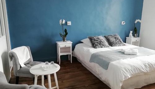 Family Room with Garden View