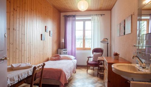 Single Room with Shared Shower and Toilet